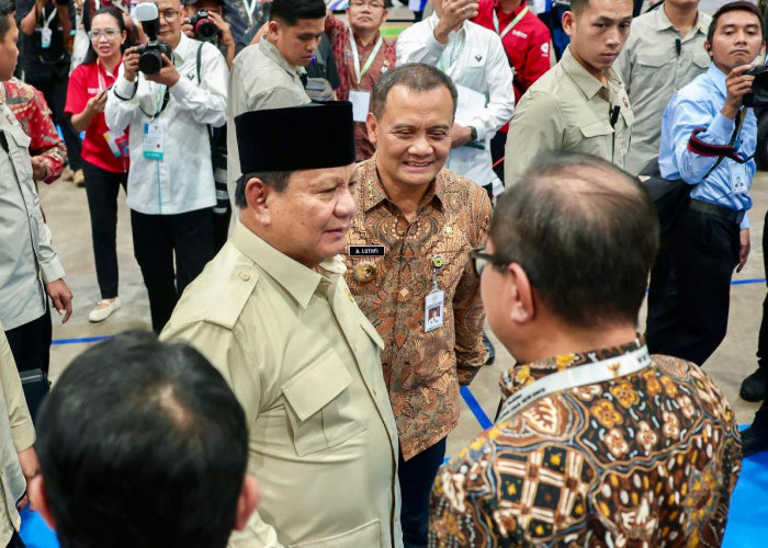 Pemerintah Daerah di Jateng Beli Bus Listrik, Prabowo Puji Gubernur Ahmad Luthfi