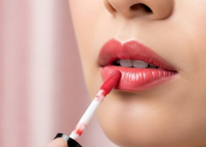 5 Rekomendasi Lipstik Tahan Lama Seharian dan Murah, Bikin Bibir Cantik