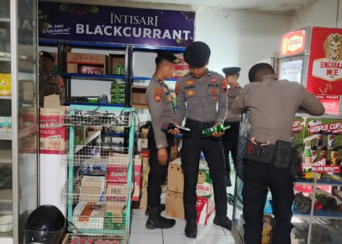 Toko Miras di Pusat Kota Kajen Digerebek Polisi