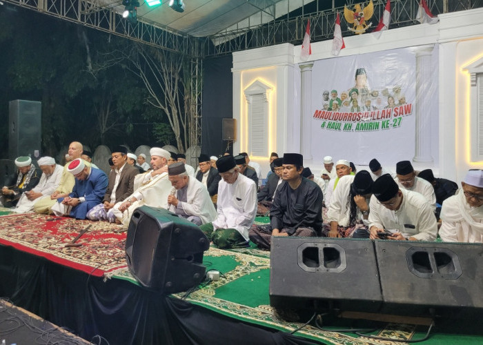 Peringatan Maulid Nabi SAW dan Haul ke-27 KH Amirin, Warisan Ilmu dan Dakwah Terus Hidup di Jenggot Pekalongan