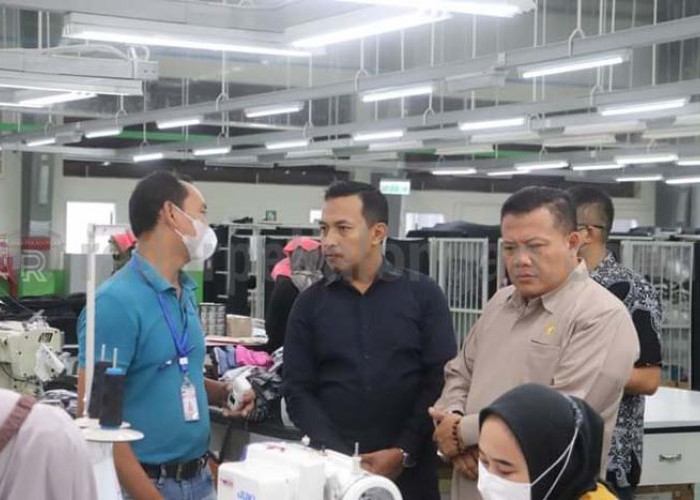  Matangkan Raperda Industri, DPRD Kunjungi Pabrik Tekstil di KIK