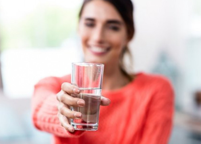 Masih Sering Disepelekan! Ini 5 Manfaat Minum Air Hangat di Pagi Hari