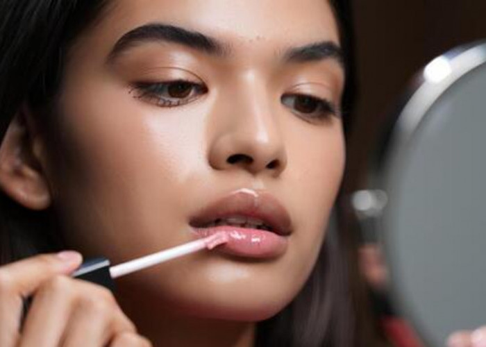 4 Lipstik yang Cocok untuk Bibir Kering dan Tahan Lama dengan Harga Terjangkau