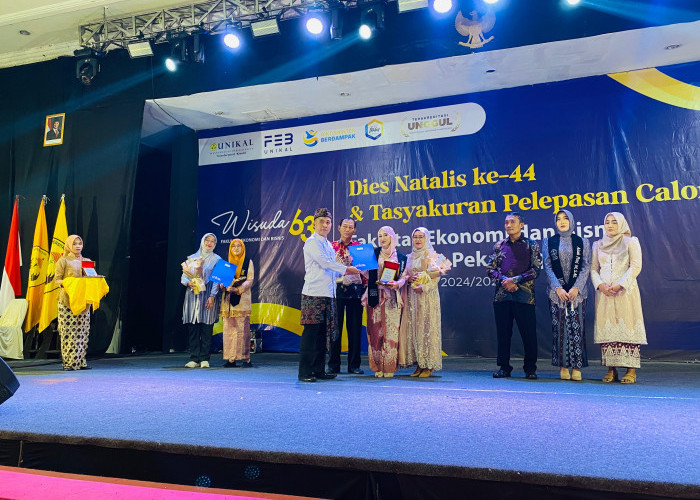Merayakan Empat Dekade Lebih, FEB Unikal Antar Lulusan Menuju Gerbang Karir.