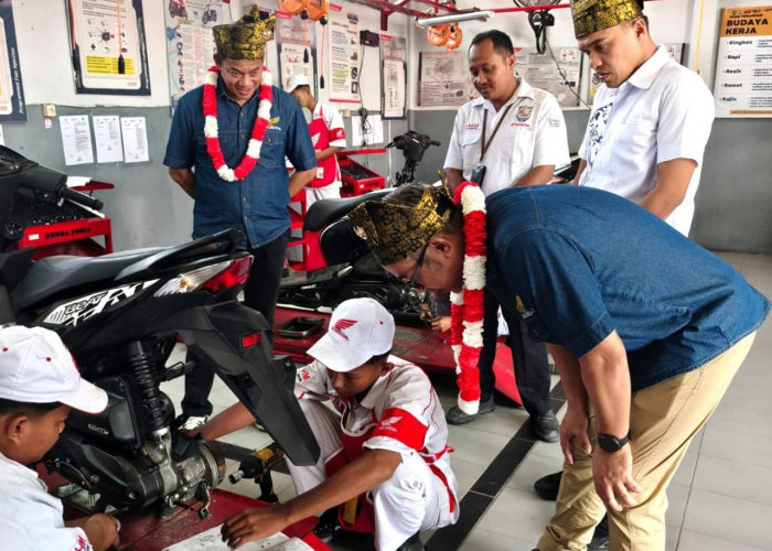 Pelajar Riau ‘Naik Kelas’ Lewat Pos AHASS TEFA Astra Honda