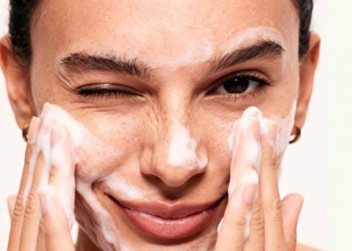 Top 4 Sabun Cuci Muka untuk Mengatasi Penuaan di Usia 40 Tahun, Rahasia Awet Muda