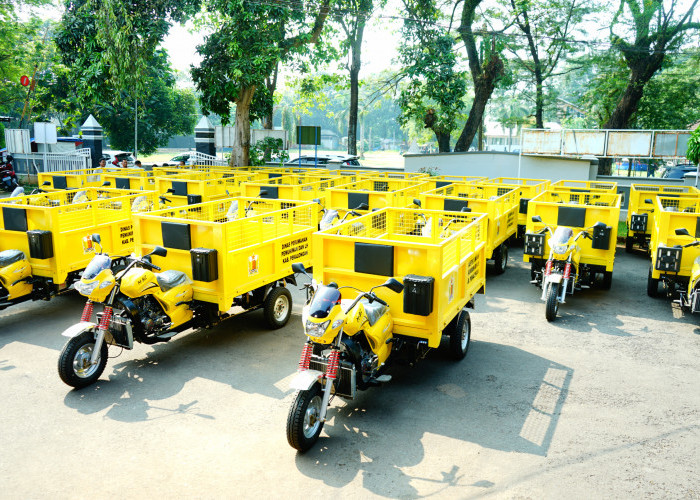 Pemkab Pekalongan Hibahkan 20 Kendaraan Pengangkut Sampah, Dukung Lingkungan Bersih di Masyarakat