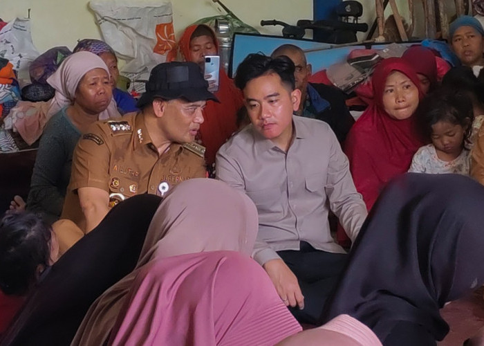Gubernur Jateng Kembali Kunjungi Pengungsi Korban Tanah Gerak Tegal, Kali Ini Bersama Wapres Gibran