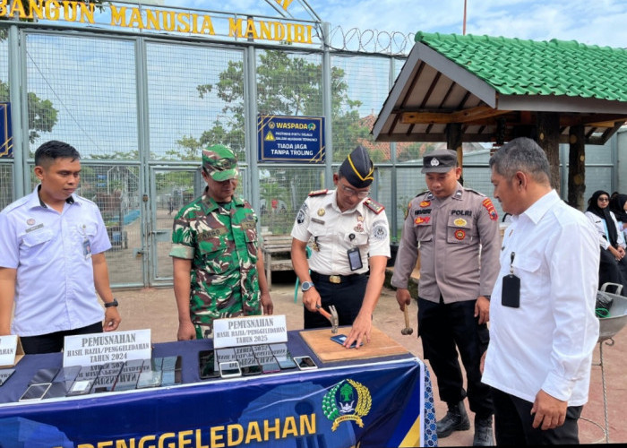 Jaga Kondusivitas Nataru, Lapas Pekalongan Laksanakan Apel Siaga dan Penggeledahan Kamar Hunian
