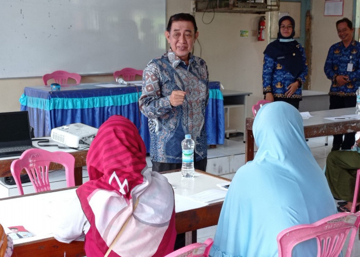 Meninjau Bantuan Program PIP dan Bantuan Buku di SMPN 1 Tirto Pekalongan