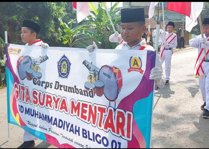 Drumband SD Muhammadiyah Bligo 01 Meriahkan Acara Asta Cita Presiden Prabowo di Desa Sumurjomblangbogo
