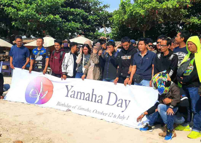 Meriahkan Yamaha Day, Puluhan Komunitas Ikuti Touring Ke Pantai Bondo Jepara Bersama Yamaha