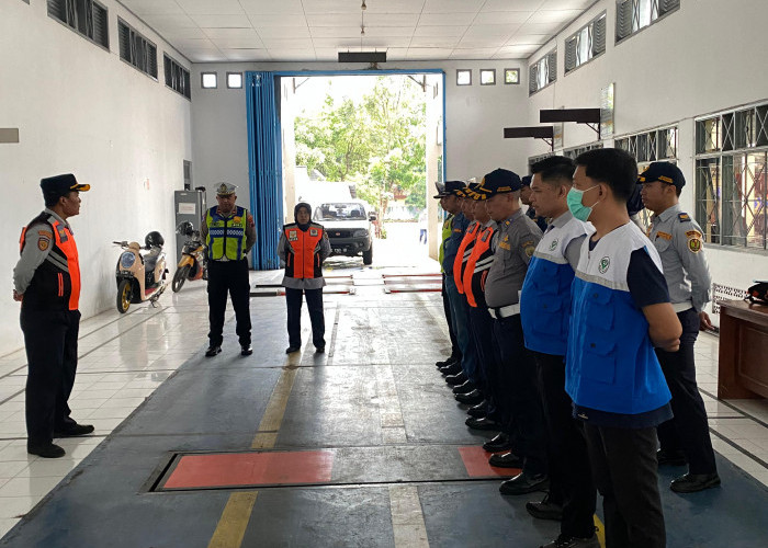 Tim Gabungan Gelar Ramp Check Angkutan Umum Jelang Nataru di Kabupaten Pekalongan