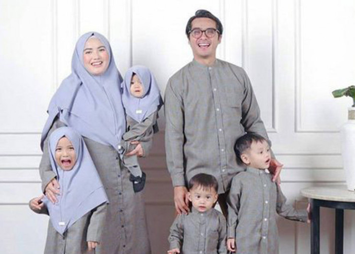 Ikuti Tren Fashion Ramadhan 2024, Berikut Tips Memilih Sarimbit Lebaran untuk Keluarga ala Ria Miranda