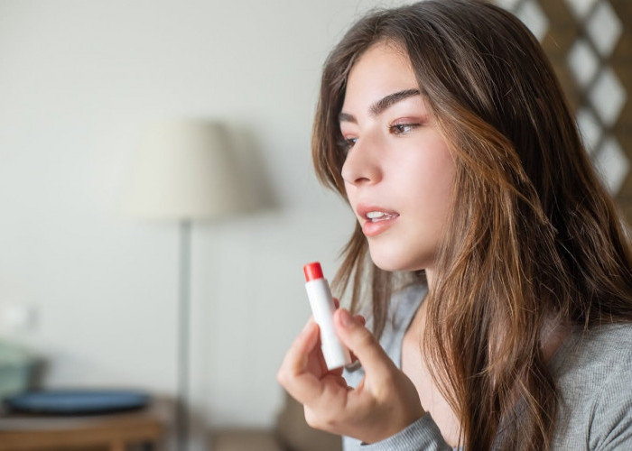5 Pilihan Lip Balm yang Ampuh Mengatasi Bibir Gelap dan Kering