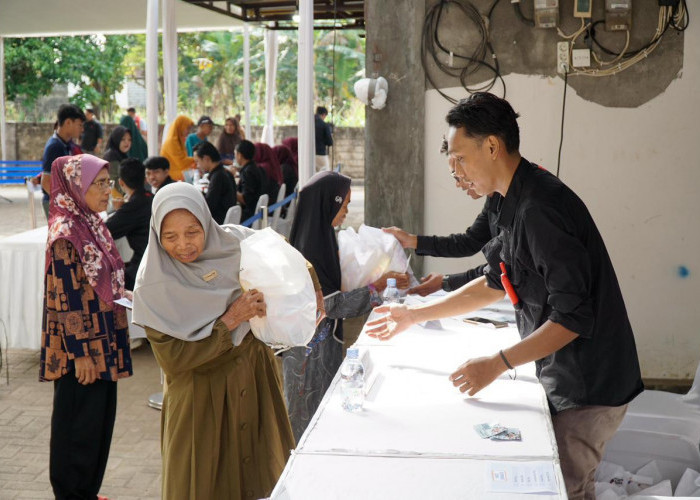 Diawali dari Tuban, Pertamina Bantu Masyarakat Prasejahtera Penuhi Kebutuhan Pokok melalui Pasar Murah