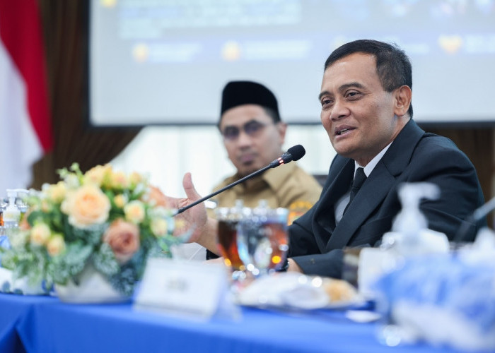 Ahmad Luthfi Realokasi Rp200 Miliar untuk Percepat Perbaikan Jalan Rusak di Jateng