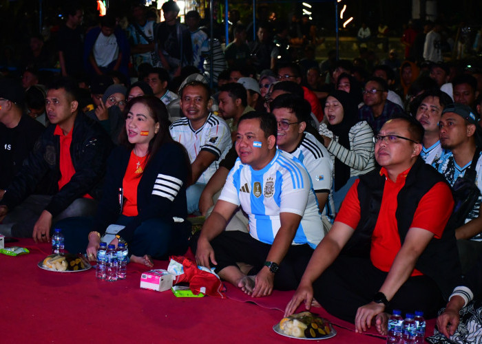 Plt. Bupati Pekalongan Sukirman Ajak Warga Perkuat Kebersamaan Lewat Nobar Final Piala Dunia 2026