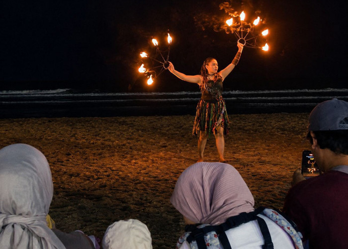 Beach Night Market Dongkrak Kunjungan Wisatawan ke Beach Safari Batang Saat Libur Sekolah