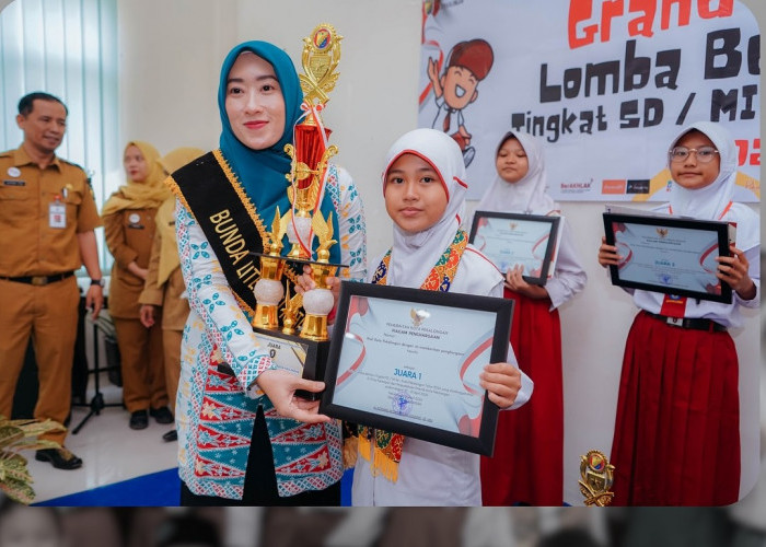 Cetak Generasi Literat! Bunda Literasi Inggit Soraya Serahkan Hadiah Lomba Bertutur SD/MI Kota Pekalongan 2026