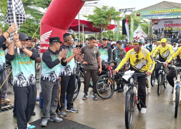 Meski Gerimis, Ratusan Peserta Antusias Ikuti Gowes Gembira dan Senam Sehat Kodim 0710/Pekalongan