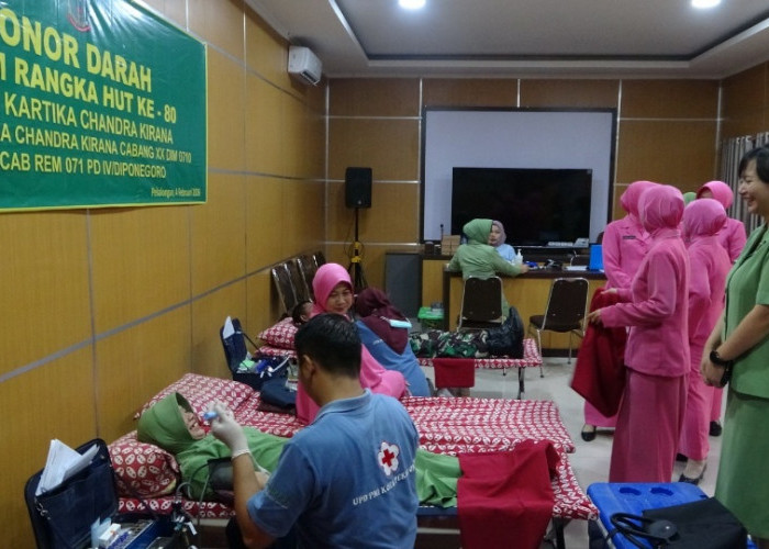 Sambut HUT ke-80 Persit, TNI-Polri hingga Mahasiswa di Pekalongan Donorkan Darah hingga Ratusan Kantong