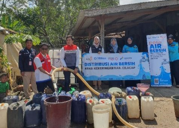 Pertamina Patra Niaga Regional JBT Salurkan Air Bersih di Kabupaten Cilacap, Beberapa Jam Ludes