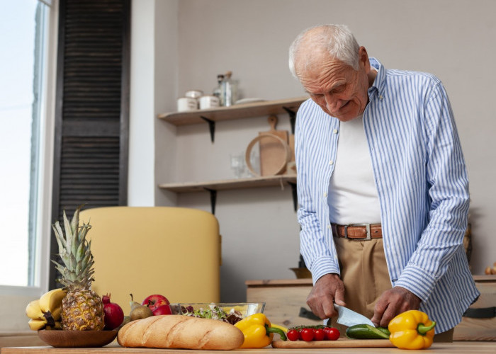 Cegah Osteoporosis Sejak Dini! Inilah 5 Makanan Sehat untuk Memperkuat Tulang Lansia 65 Tahun ke Atas