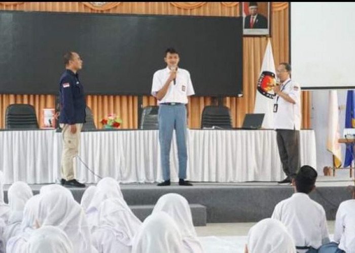 Kegiatan Projek Penguatan Profil Pelajar Pancasila (P5) SMA Hasyim Asy'ari Kunjungi KPU