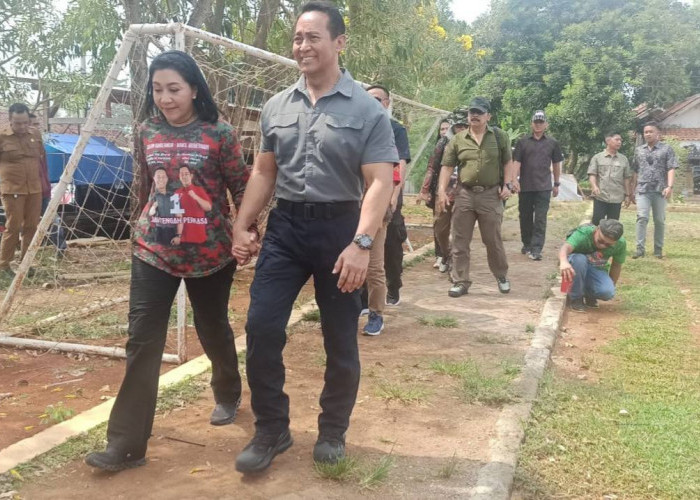 Calon Gubernur Jateng Andika Perkasa Jalanin Tradisi Jalan Kaki Memutari Lapangan Kenconorejo Batang 