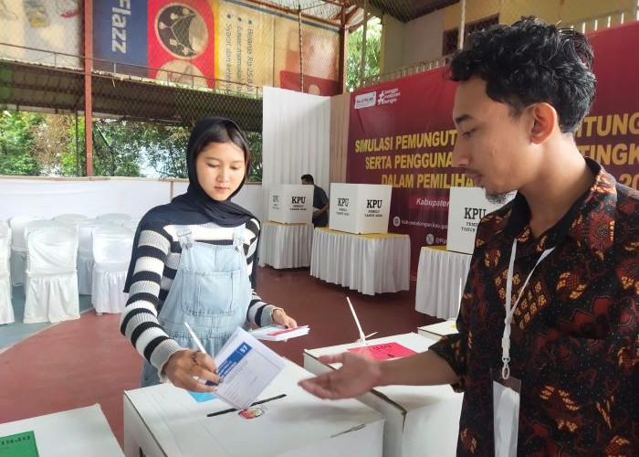 Simulasi Pemungutan Suara KPU Kabupaten Pekalongan, Pemilih Muda Butuh 7 Menit di TPS
