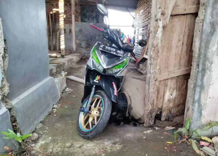 Mayat Laki-laki Ditemukan Sudah Membusuk di Dekat Gudang Ikan di Batang 