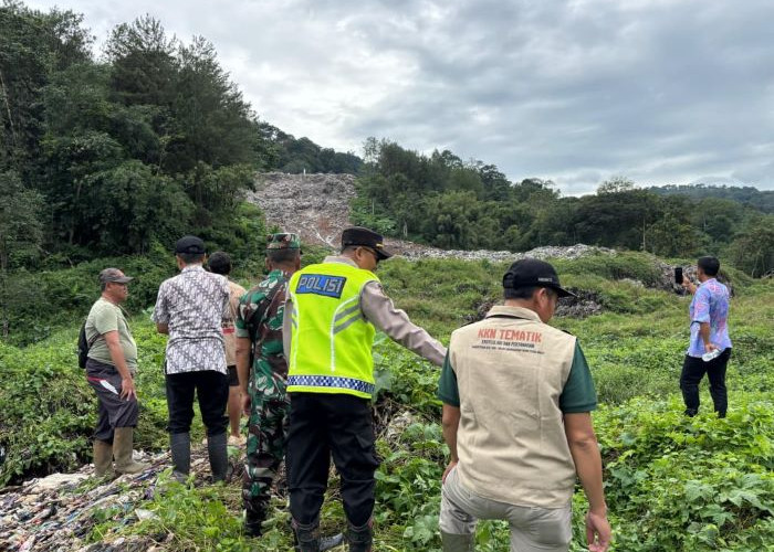TPA Bojonglarang di Pekalongan Longsor, Sampah Cemari Sungai hingga Lahan Pertanian