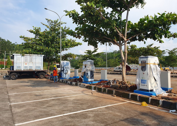 Sambut Libur Akhir Tahun, Tol Pemalang–Batang Tambah SPKLU dan Layanan Top Up Tanpa Turun Kendaraan