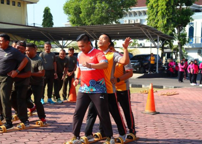 Serunya Olahraga Bersama Sambut Hari Bhayangkara ke-78 di Polres Pekalongan, Ada Lomba Bakiak hingga Senam