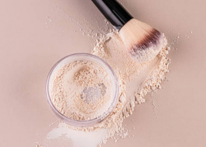4 Merk Bedak Tabur yang Tahan Lama dan Tidak Luntur Saat Berkeringat
