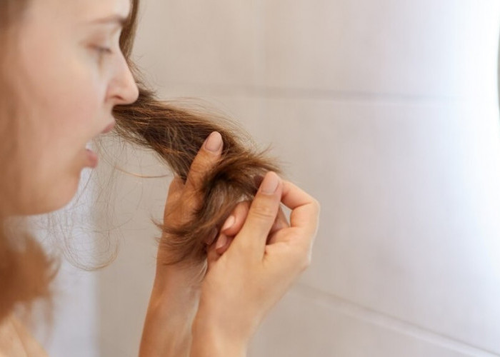 Begini Cara Alami Mengatasi Rambut Rontok yang Menyebalkan