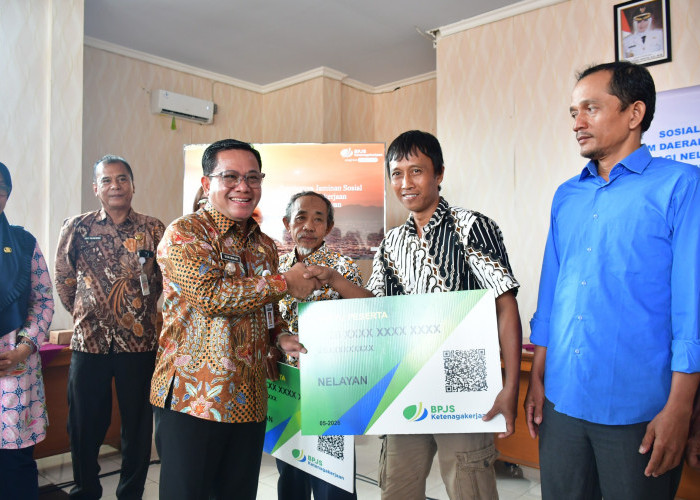 Plt Bupati Pekalongan Sukirman Dorong Perlindungan BPJS bagi Nelayan untuk Kurangi Risiko Kerja di Laut