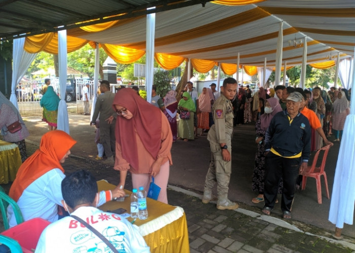Antusias Warga Serbu Gerakan Pangan Murah di Kabupaten Pekalongan