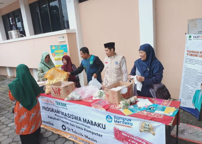 FTIK UMPP Bagikan Sayur Gratis kepada Jamaah Pengajian Ahad Pagi PDM Kabupaten Pekalongan  