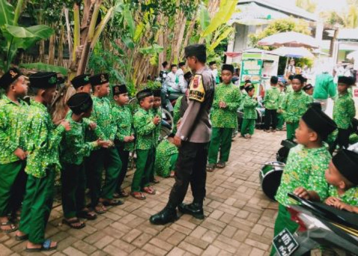 Sambangi TPQ Madin Desa Karangsari, Ini yang Dilakukan Bhabinkamtibmas Polsek Bojong