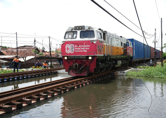 Update Jalur KA Pekalongan: Tak Ada Pembatalan Perjalanan, Kereta Melintas Terbatas 40 Km/Jam