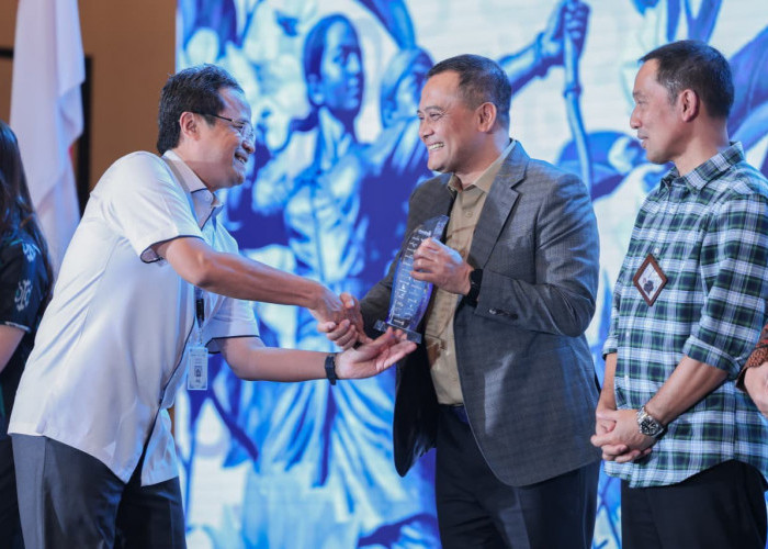 Tekankan Ekonomi Kerakyatan, Ahmad Luthfi Minta Bank Jateng Prioritaskan KUR