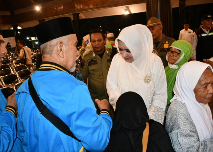 Sambut Haji Kloter 40, Bupati Pekalongan Fadia Arafiq Sampaikan Hal Ini Kepada Para Jamaah Haji