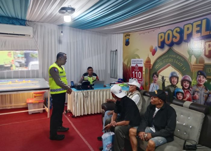 17 Pemudik Asal Tegal Terlantar di Tol Pekalongan, Polisi Turunkan Bus Khusus 