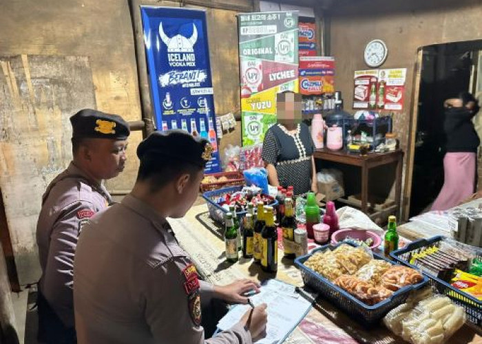 Warung di 3 Kecamatan Dikosek, Samapta Polres Pekalongan Sita 56 Botol Miras