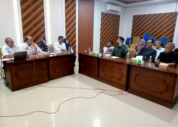 Dorong Layanan Prima, DPRD Batang Desak Pencetakan KTP Bisa di Kecamatan