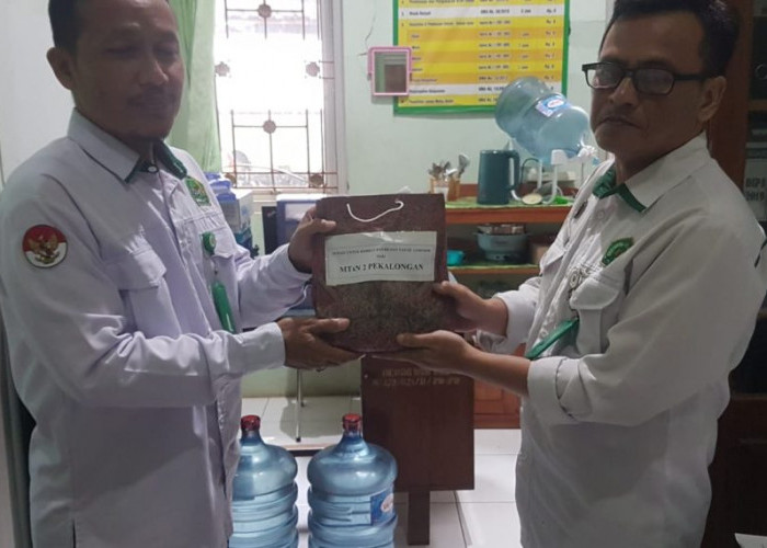 MTs Negeri 2 Pekalongan Galang Donasi Bagi Korban Bencana Banjir dan Tanah Longsor