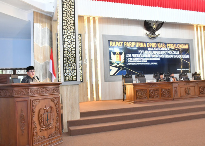 Wakil Bupati Sukirman Sampaikan Jawaban atas Pandangan Umum Fraksi DPRD Kab. Pekalongan Terkait 3 Raperda