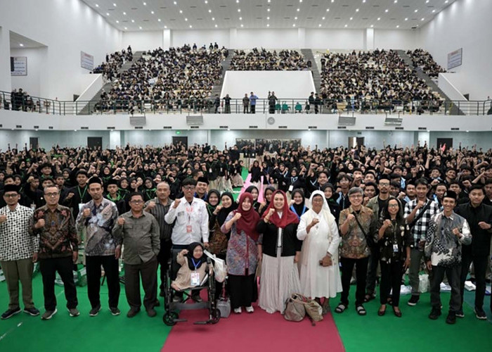 Yenny Wahid Bakar Semangat Mahasiswa Baru UIN Gus Dur Pekalongan, Pernah Ditolak ITB hingga Menangis 2 Hari
